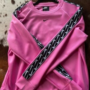 Women’s Nike Crew Neck